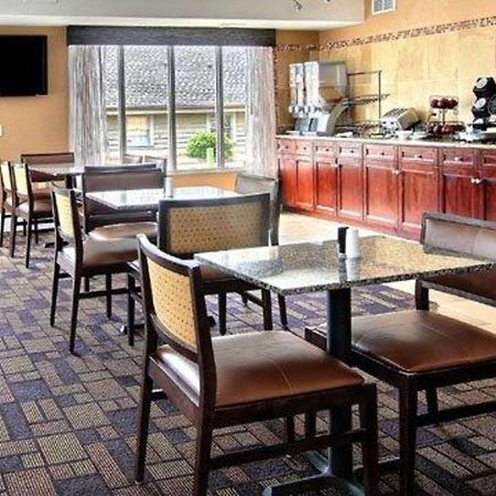 Quality Inn & Suites Greenville Near Downtown Exterior foto