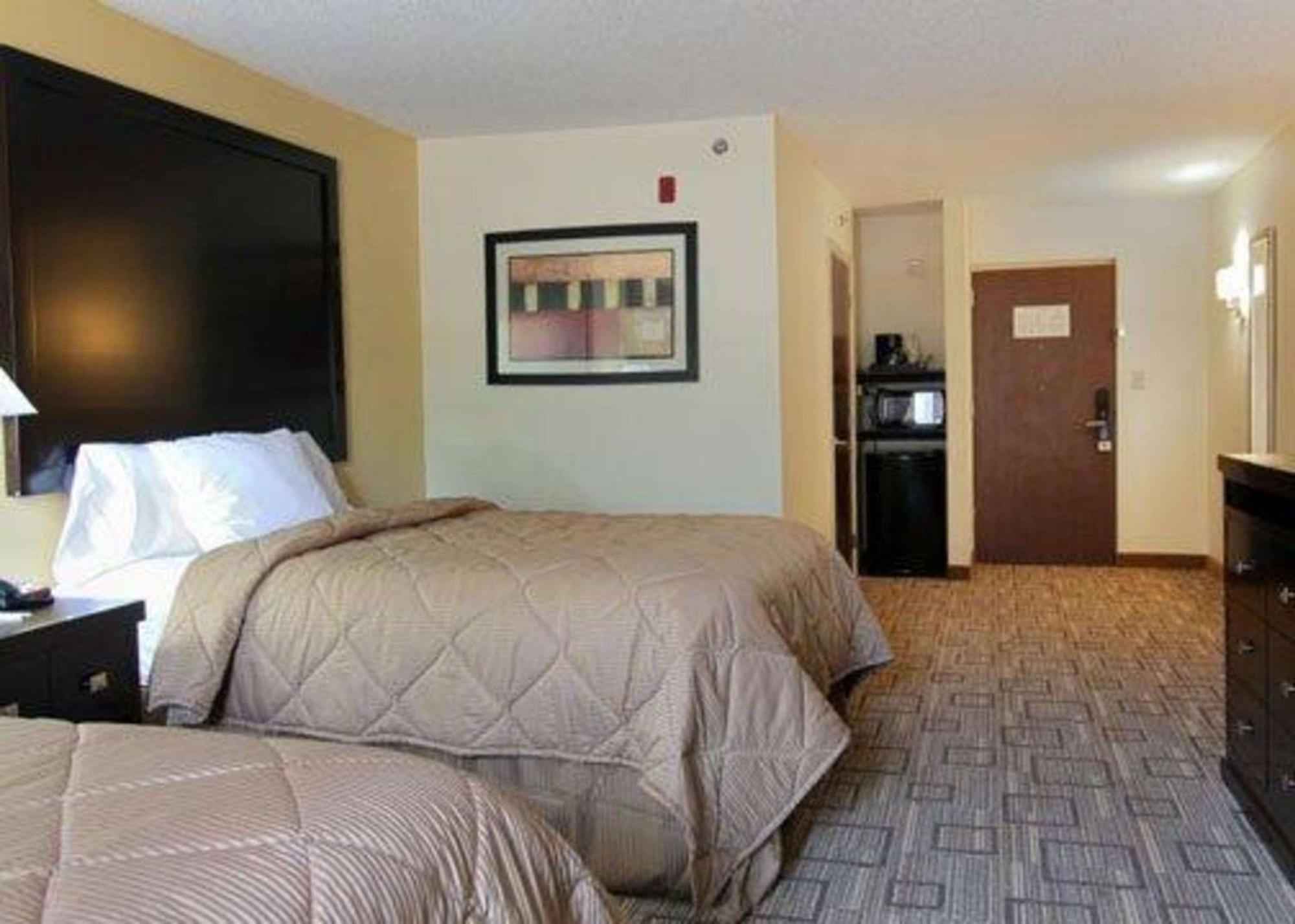 Quality Inn & Suites Greenville Near Downtown Exterior foto